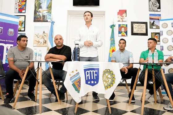 Las Mandarinas, Brandsen, Atlético y Progreso, Estrella de Jeppener, Defensores de Domselaar, Liga Metropolitana San Vicente
